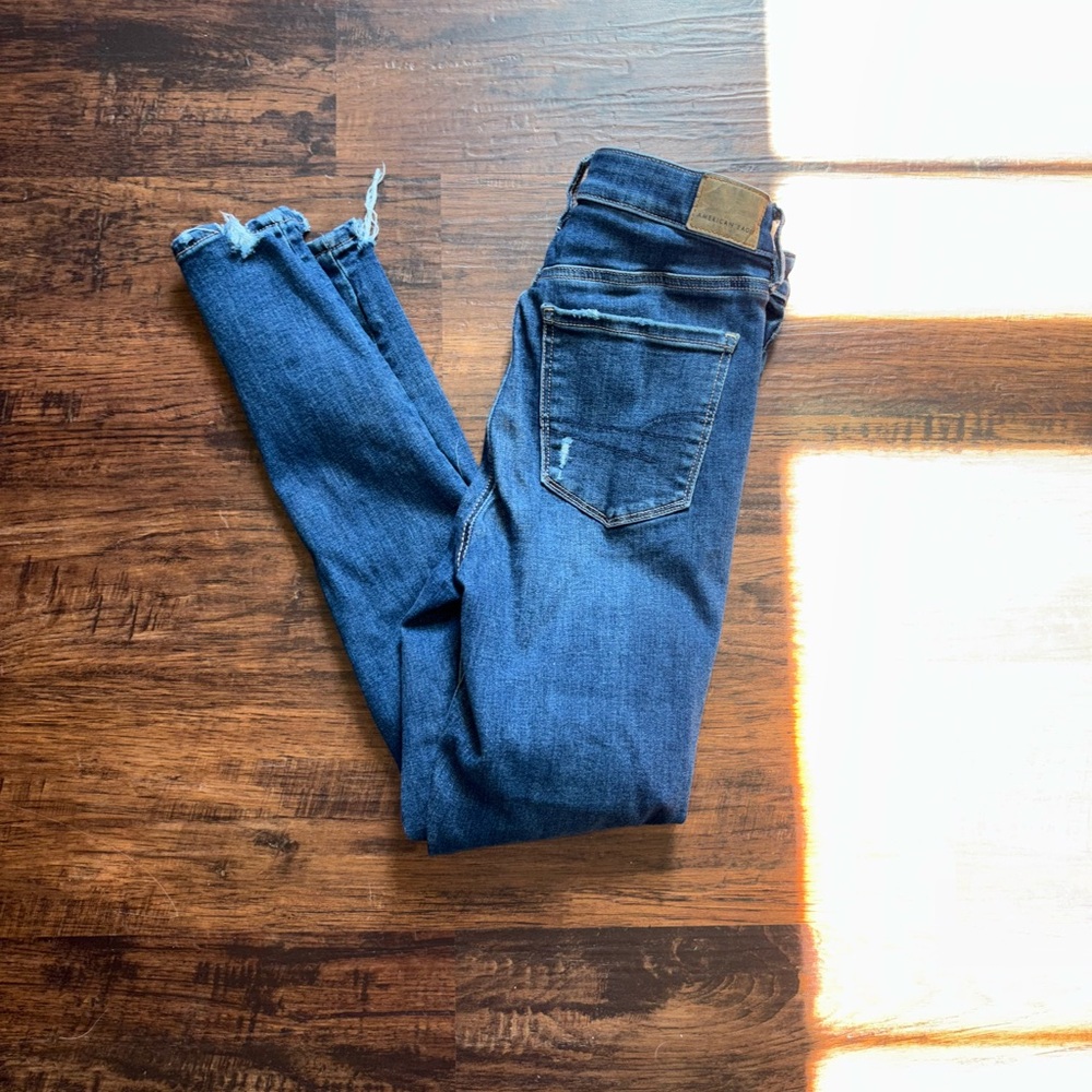 American Eagle Outfitters Dark Blue Cropped Jeans size 4